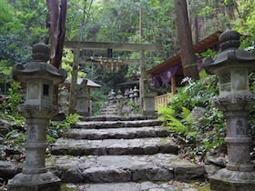 伊勢の天の岩戸伝説の鳥居