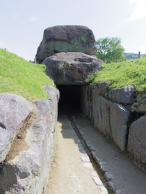 石舞台古墳の石室入口