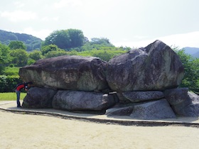 石舞台古墳の近景