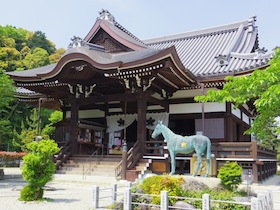 聖徳太子生誕の地といわれる橘寺