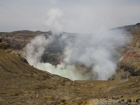 阿蘇山噴火口付近