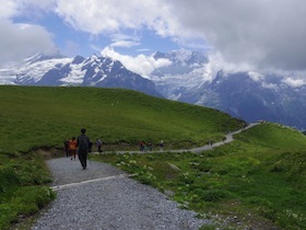 スイスの山道