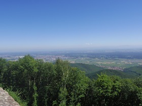 高台から望むアルザスの景色