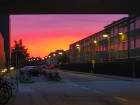 オレンジとピンクに染まる夕焼け空