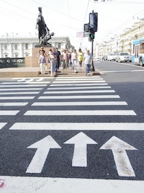 矢印が書いてある横断歩道