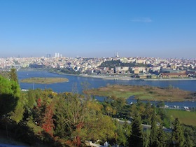 金角湾とイスタンブールの街