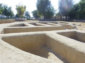 建物の土台のような遺跡