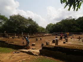 建物の土台の遺跡