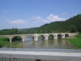 川に架かる石橋